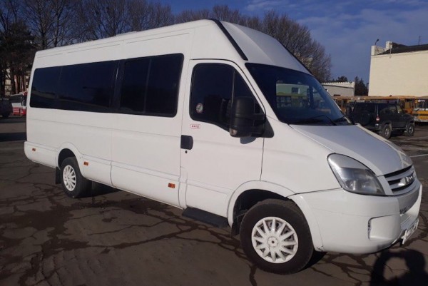 Iveco Daily 2010 год 19 мест